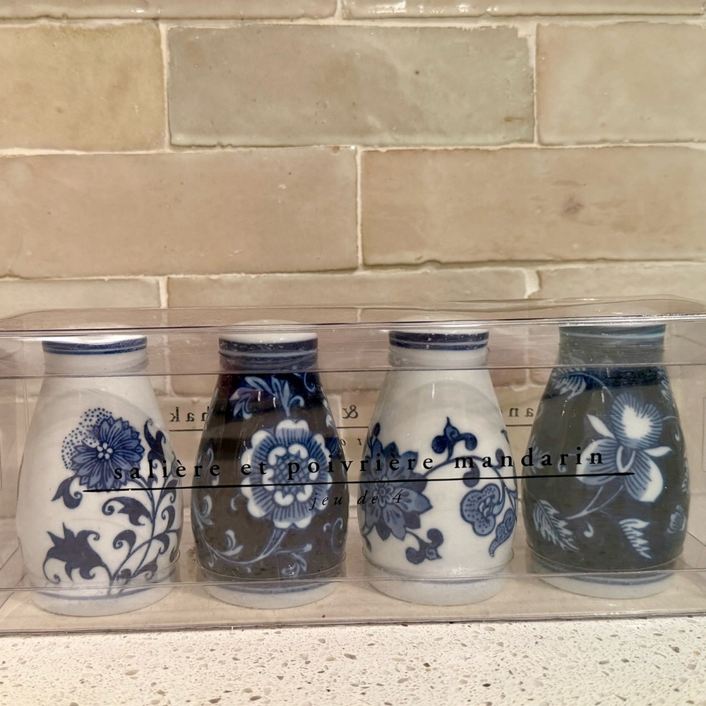 Pier 1 -Blue and White Porcelain Salt & Pepper Shaker Set (4 pcs) - Picture 2 of 7